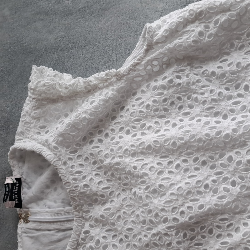 Kate Spade Embroidered Eyelet White Top Zipper Back Lined Ruffle Sz 0 - Picture 11 of 16